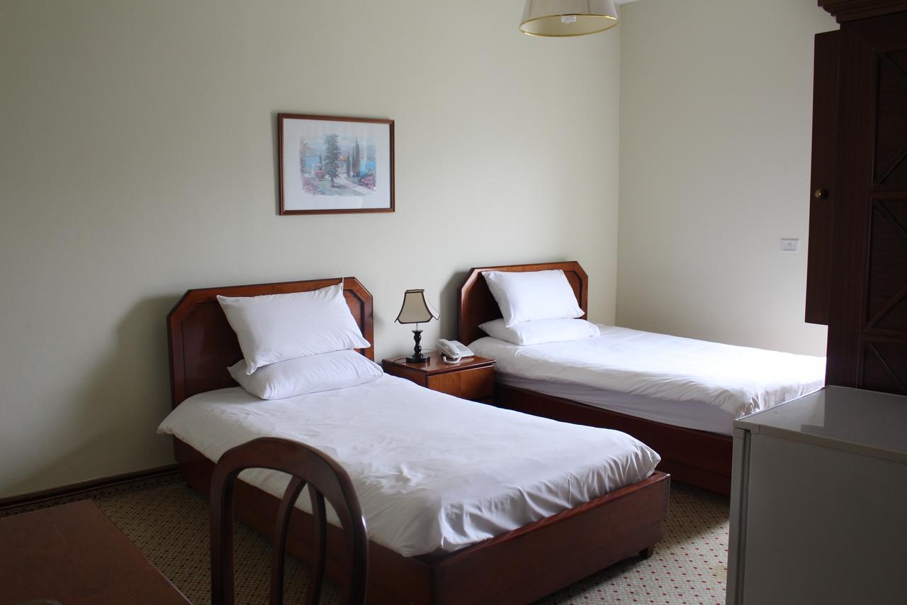 Colibri Hotel Brummana Dış mekan fotoğraf